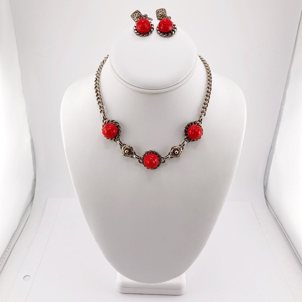 VINTAGE Red plastic rose and silver tone metal choker necklace & earring set - Picture 3 of 15